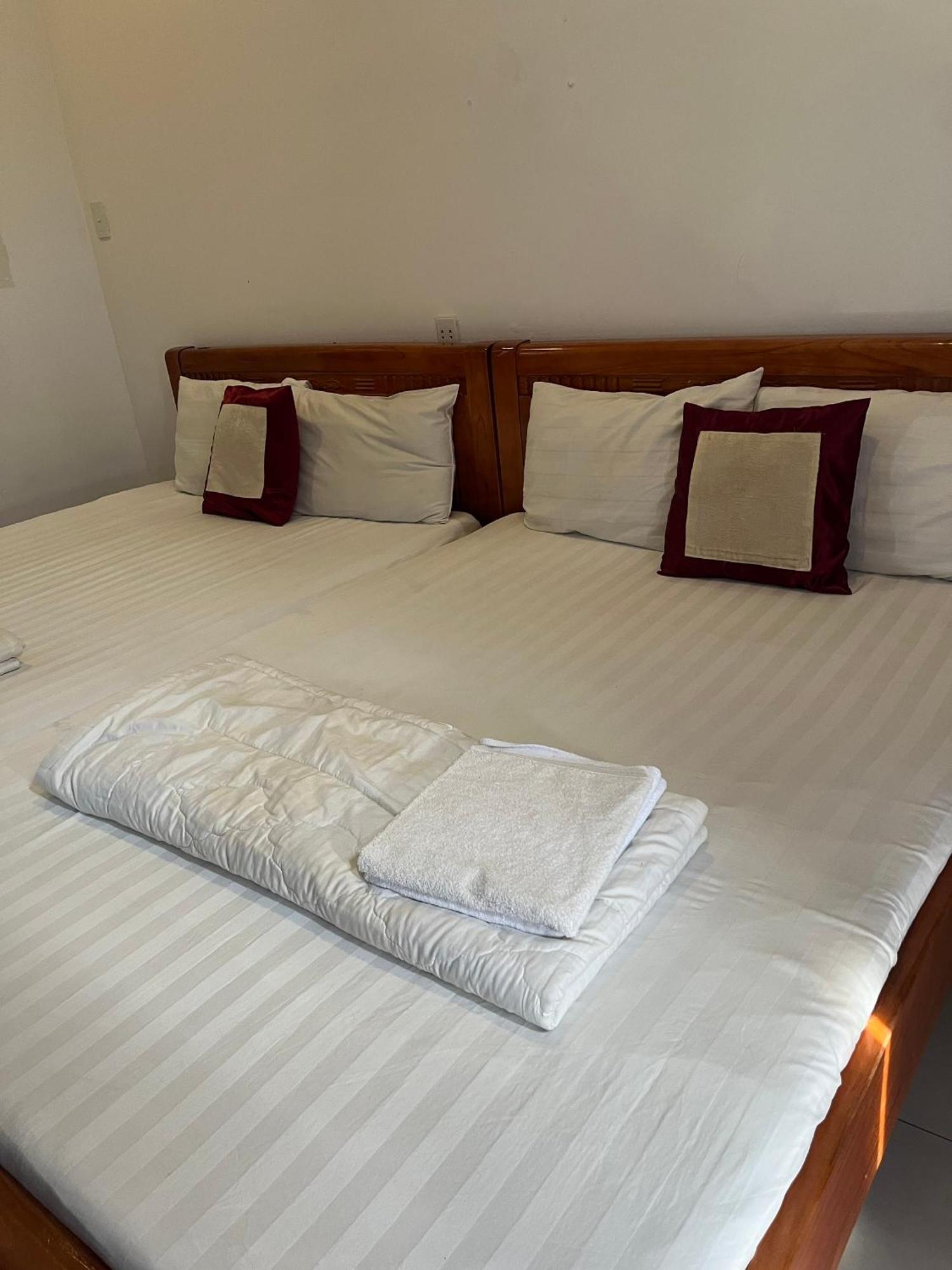 Khach San Anh Dong Hotel Хошимин Екстериор снимка