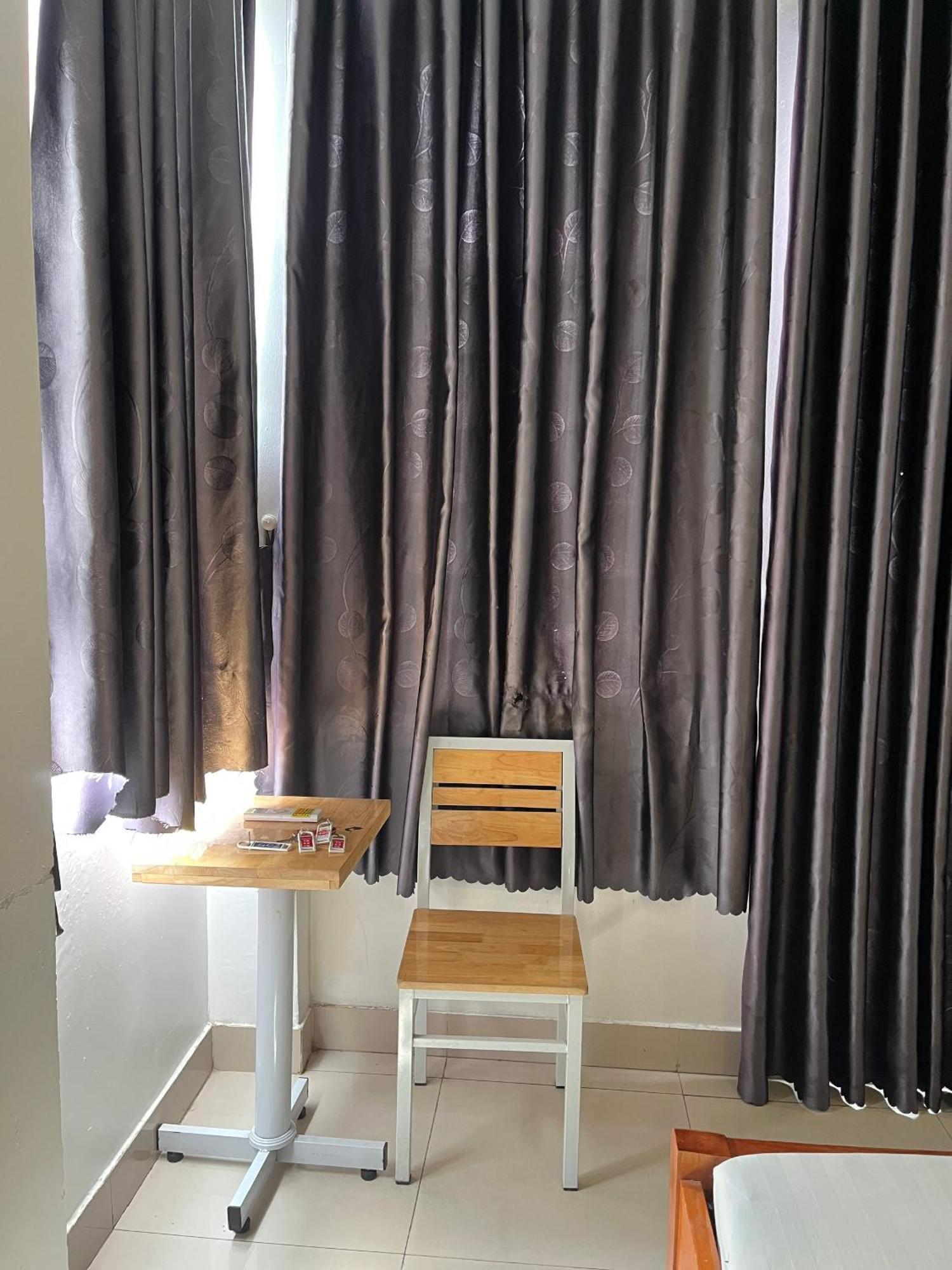 Khach San Anh Dong Hotel Хошимин Екстериор снимка